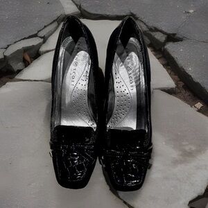 Black Embossed slip on Loafers /Shoes size 8 Karen Scott